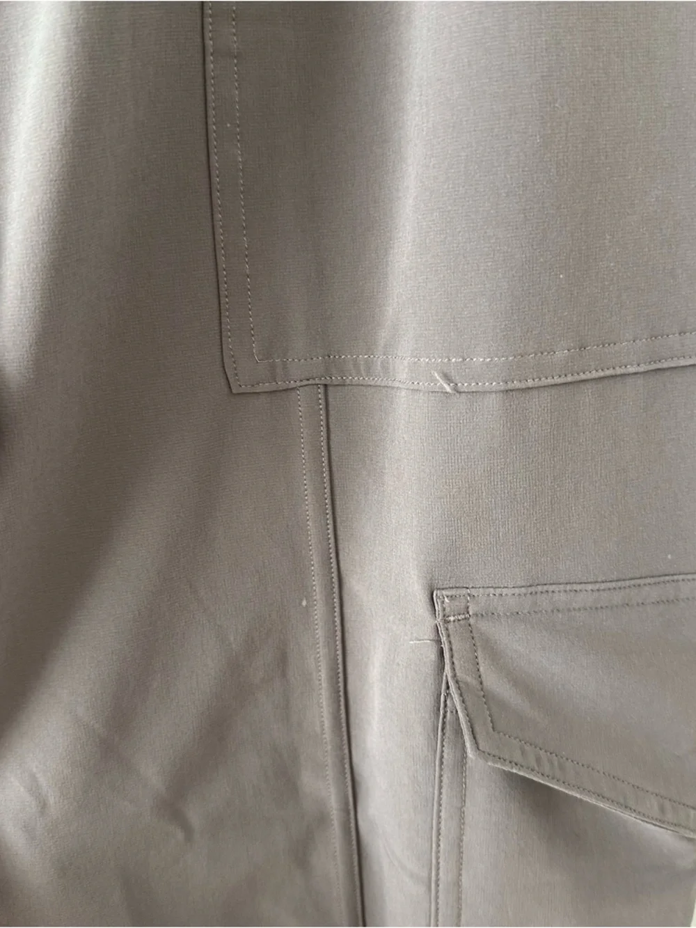 Spanx Out Of Office Cargo Joggers Sweatpants Smoke Taupe Brown Drawstring Small - Picture 10 of 13